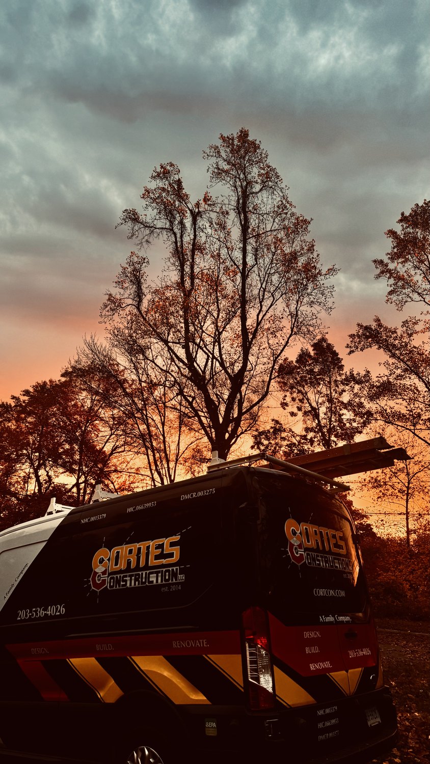 A Cortes machine on a More Life site, in color.
